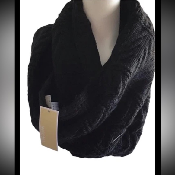 NWT MICHAEL Michael Kors Womens Patchwork Knit Infinity Loop Scarf Black - Picture 15 of 15